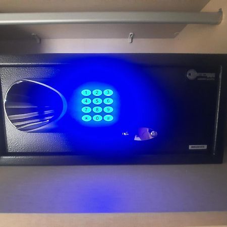 Apartman Lux-Besplatno Koriscenje Zasebne Garaze Sremska Mitrovica Exterior foto